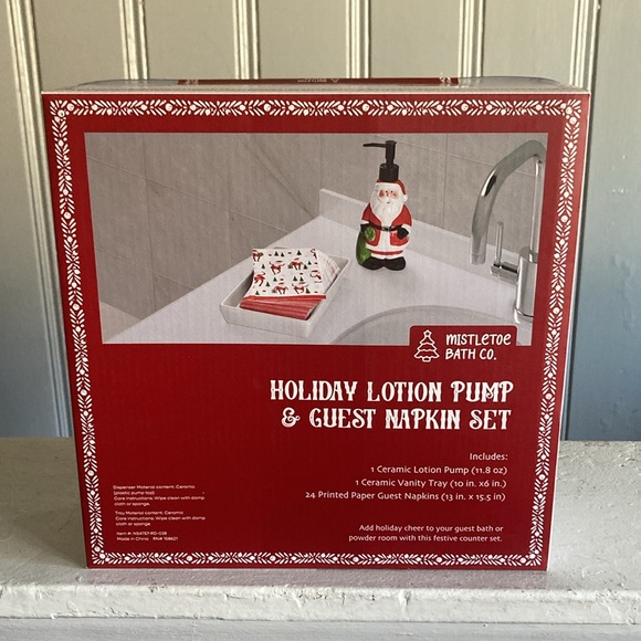 BNIB- 3 Piece Set- Ceramic Santa Soap Pump, 24 Hand Towels & Ceramic Towel Tray - Picture 10 of 16